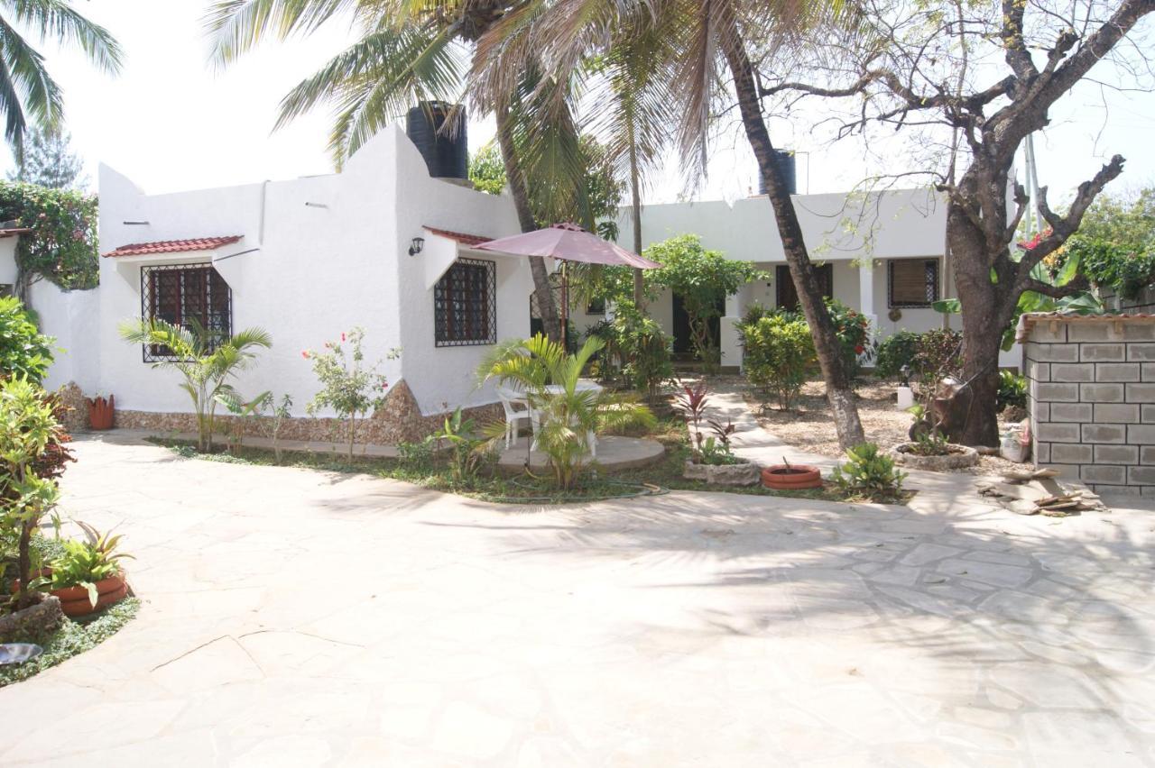 Luciano & Grace Apartments Watamu Bagian luar foto