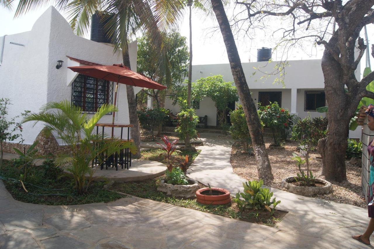 Luciano & Grace Apartments Watamu Bagian luar foto