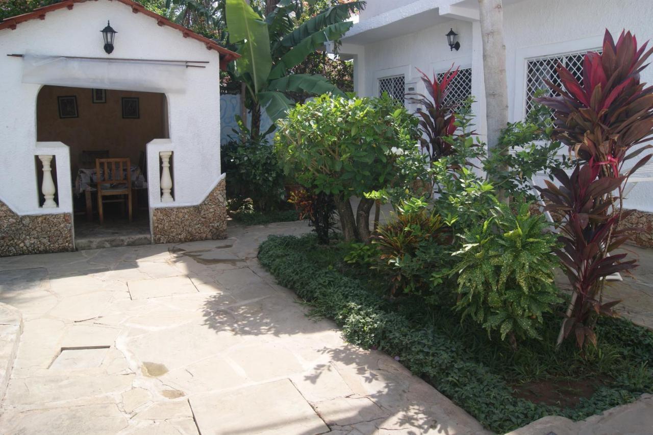 Luciano & Grace Apartments Watamu Bagian luar foto