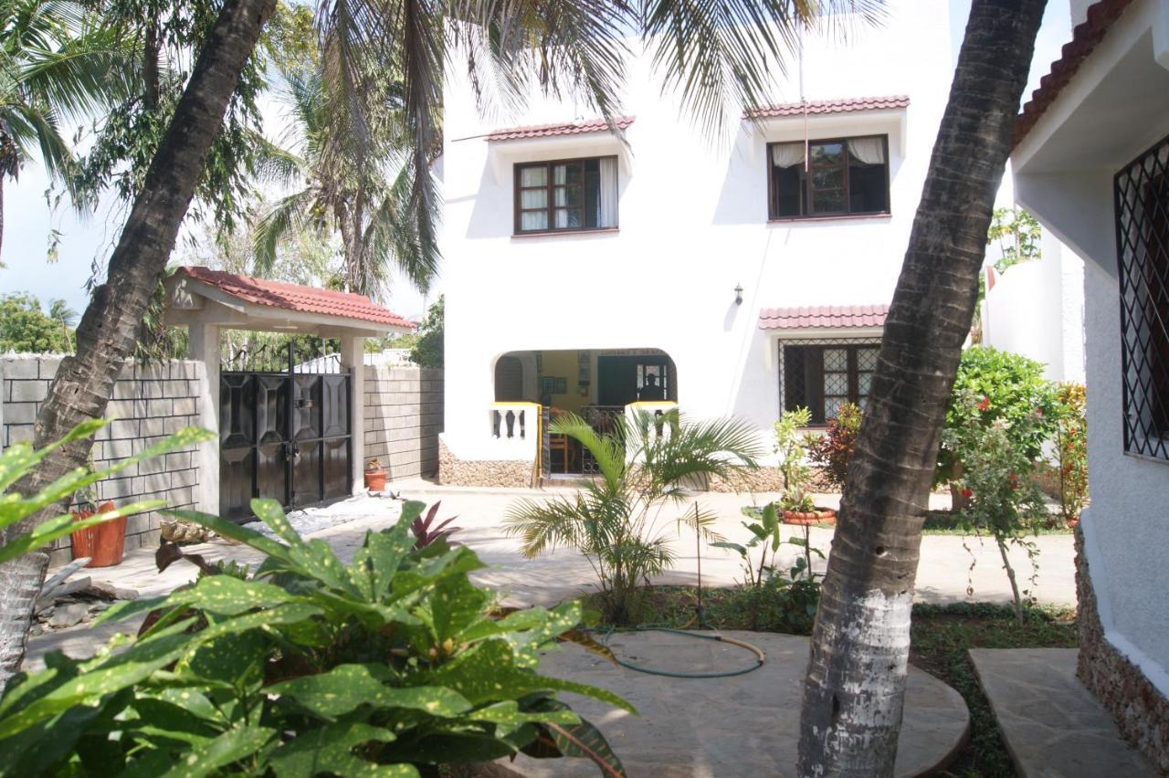 Luciano & Grace Apartments Watamu Bagian luar foto